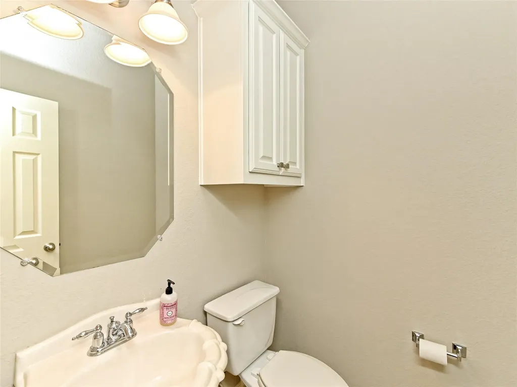 10009 Buffalo Lake Lane Austin TX 78747
