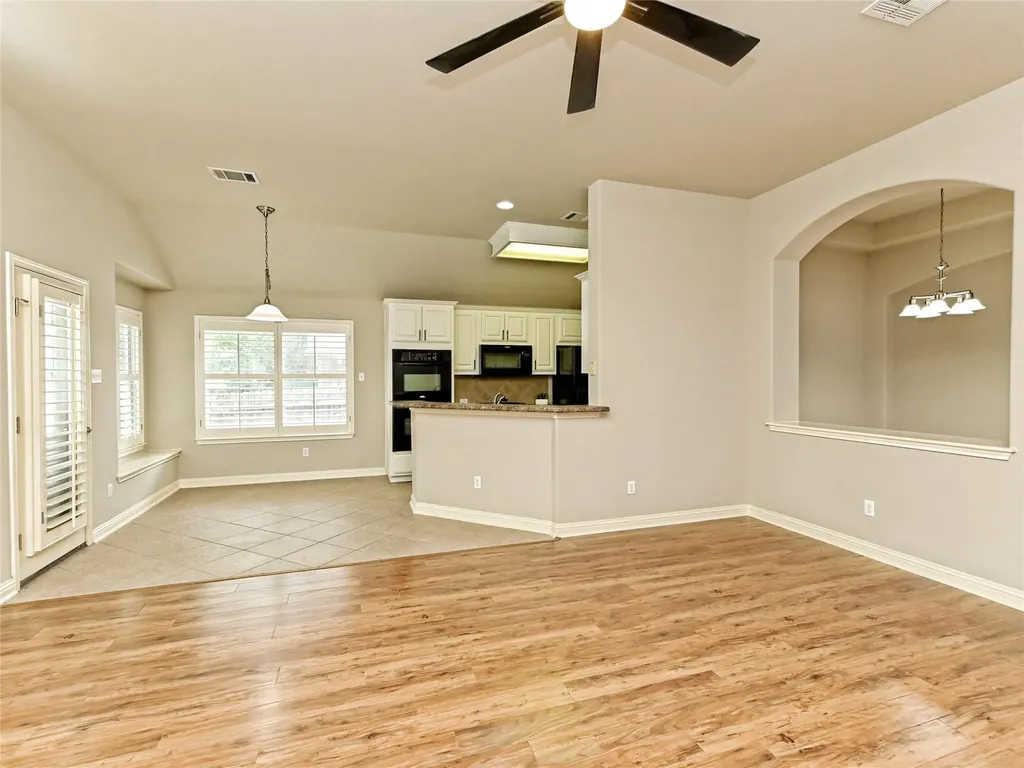 10009 Buffalo Lake Lane Austin TX 78747