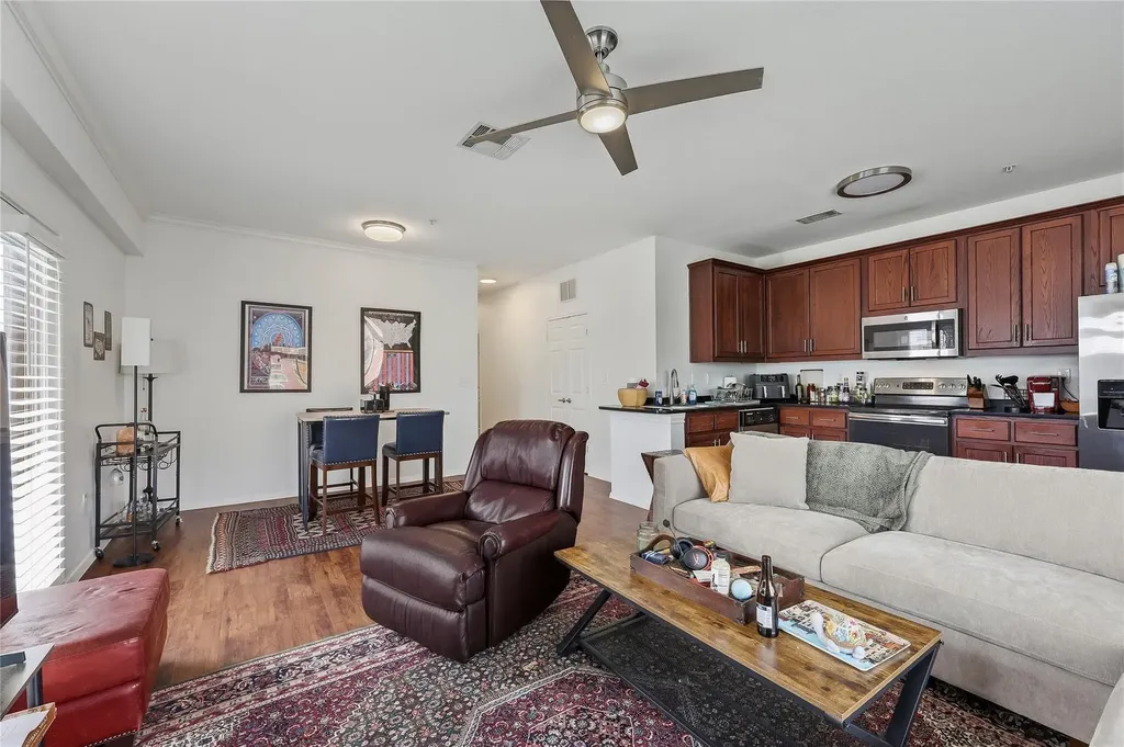 910 W 25th Street Austin TX 78705