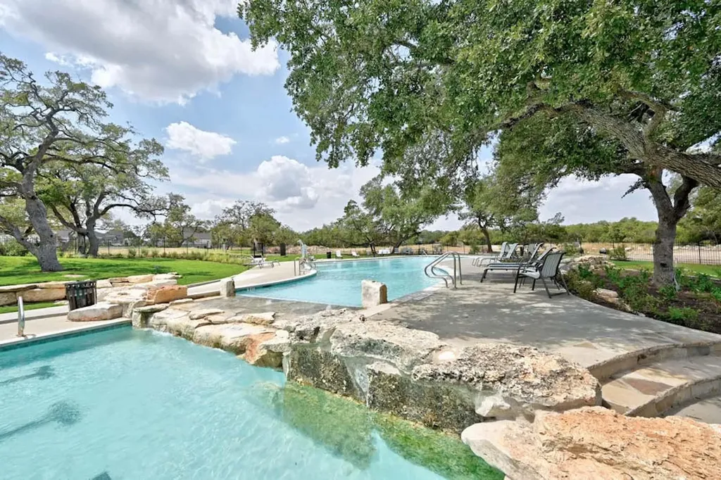 214 Bird Bath Bend Austin TX 78737