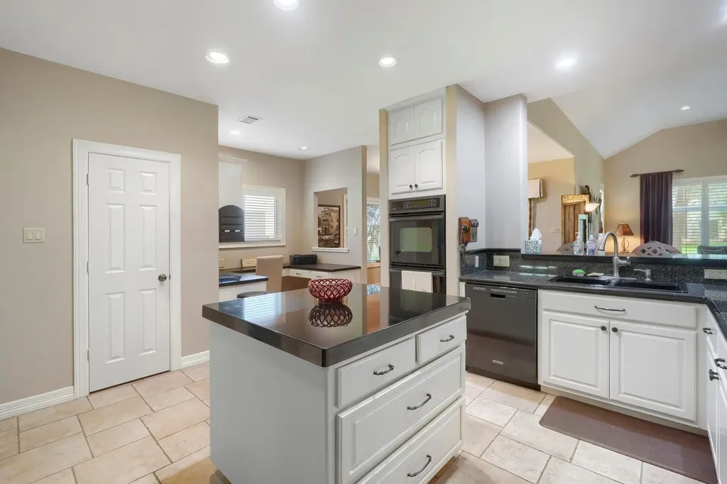 2422 Founders Circle Spicewood TX 78669