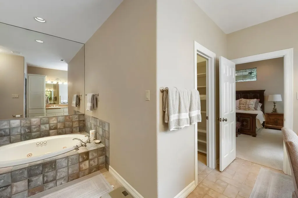 2422 Founders Circle Spicewood TX 78669