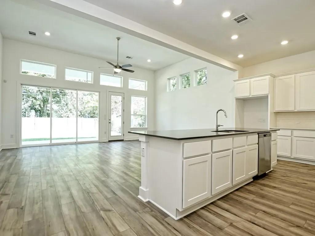 402 Zennia Street Austin TX 78751