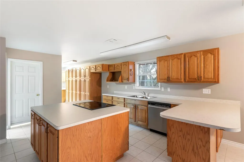 1050 Oak Grove Road Leander TX 78641