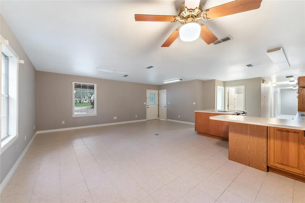 1050 Oak Grove Road Leander TX 78641