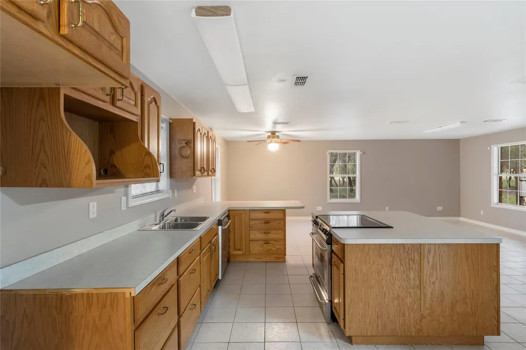 1050 Oak Grove Road Leander TX 78641