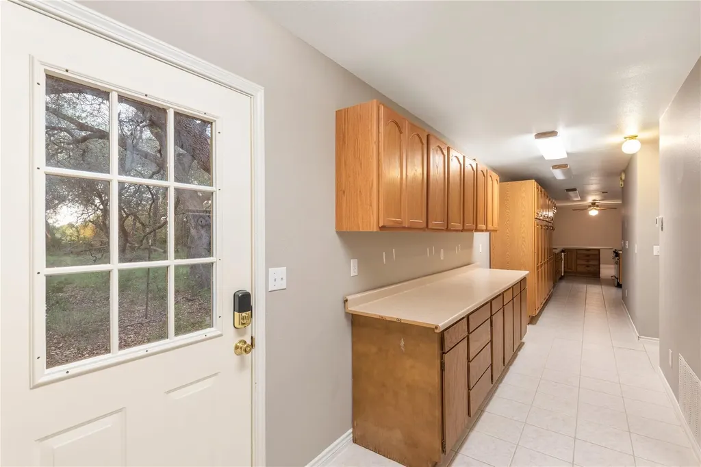 1050 Oak Grove Road Leander TX 78641