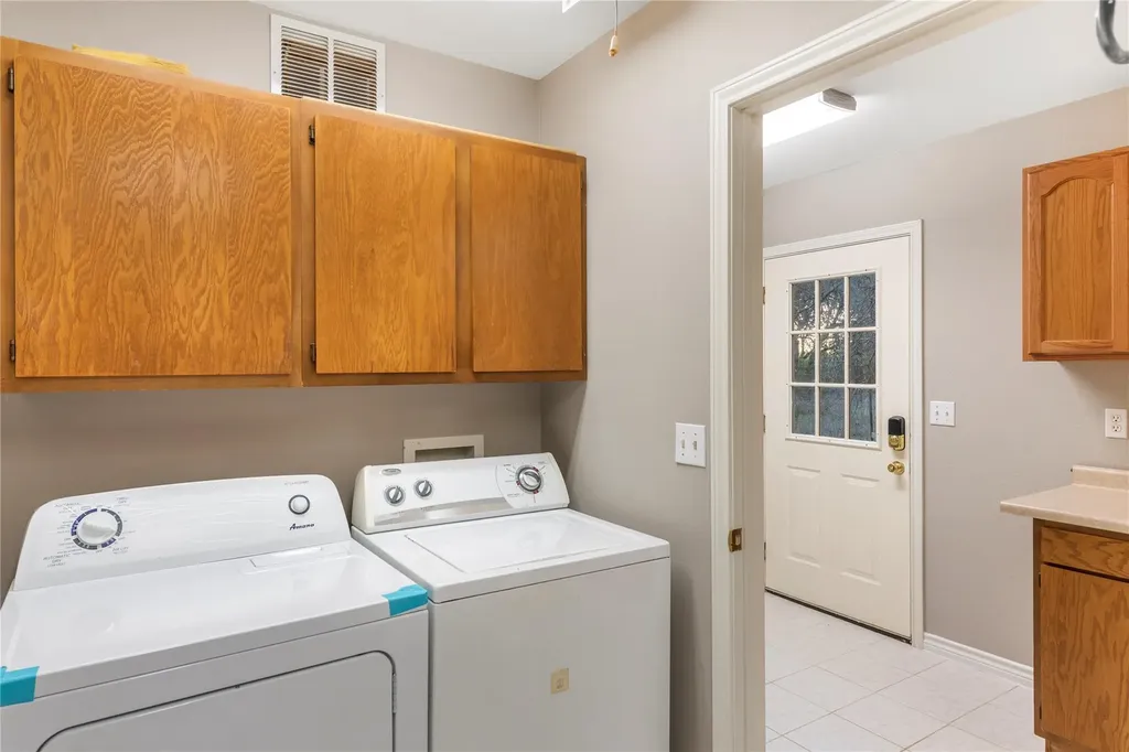 1050 Oak Grove Road Leander TX 78641
