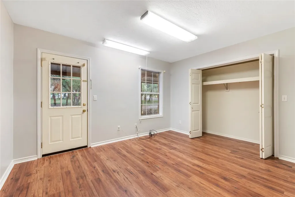 1050 Oak Grove Road Leander TX 78641