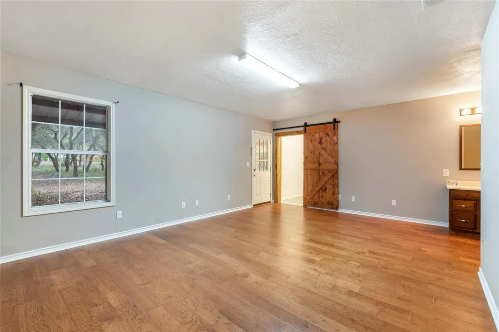 1050 Oak Grove Road Leander TX 78641
