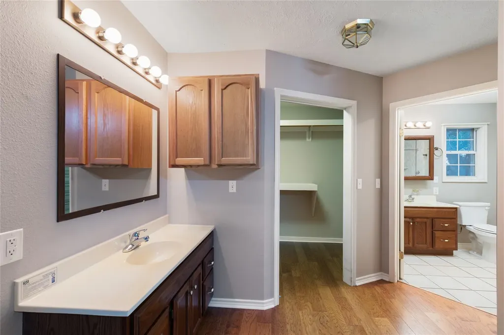 1050 Oak Grove Road Leander TX 78641
