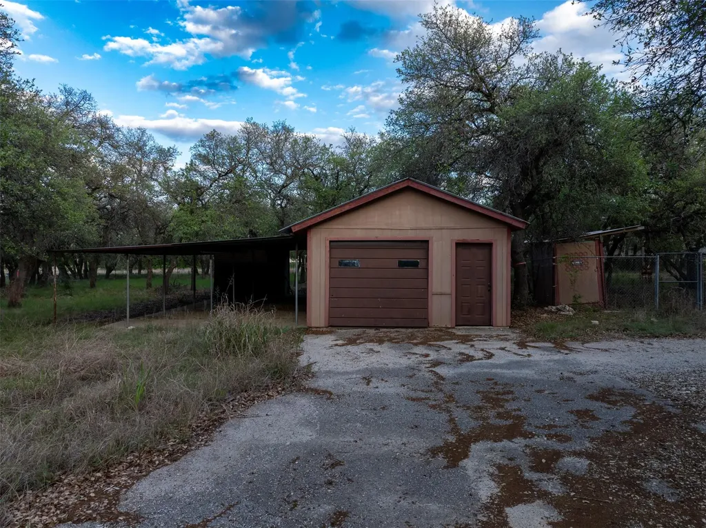 1050 Oak Grove Road Leander TX 78641