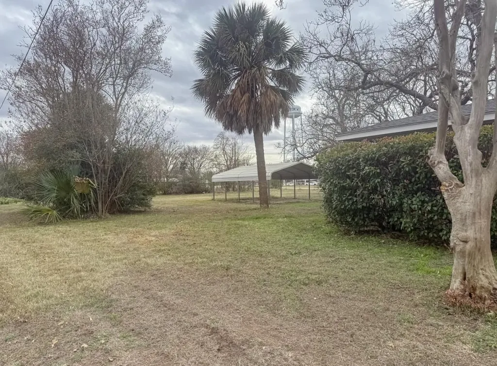 729 N Main Street Lexington TX 78947
