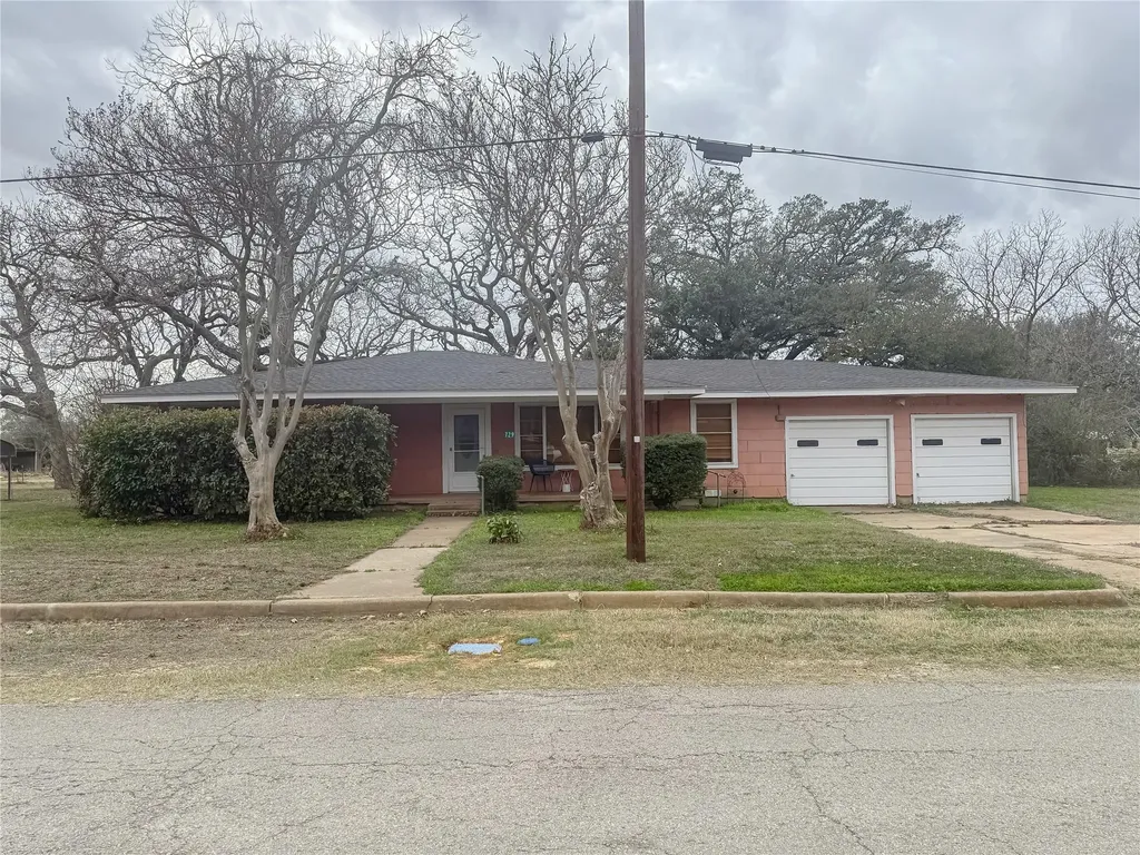 729 N Main Street Lexington TX 78947