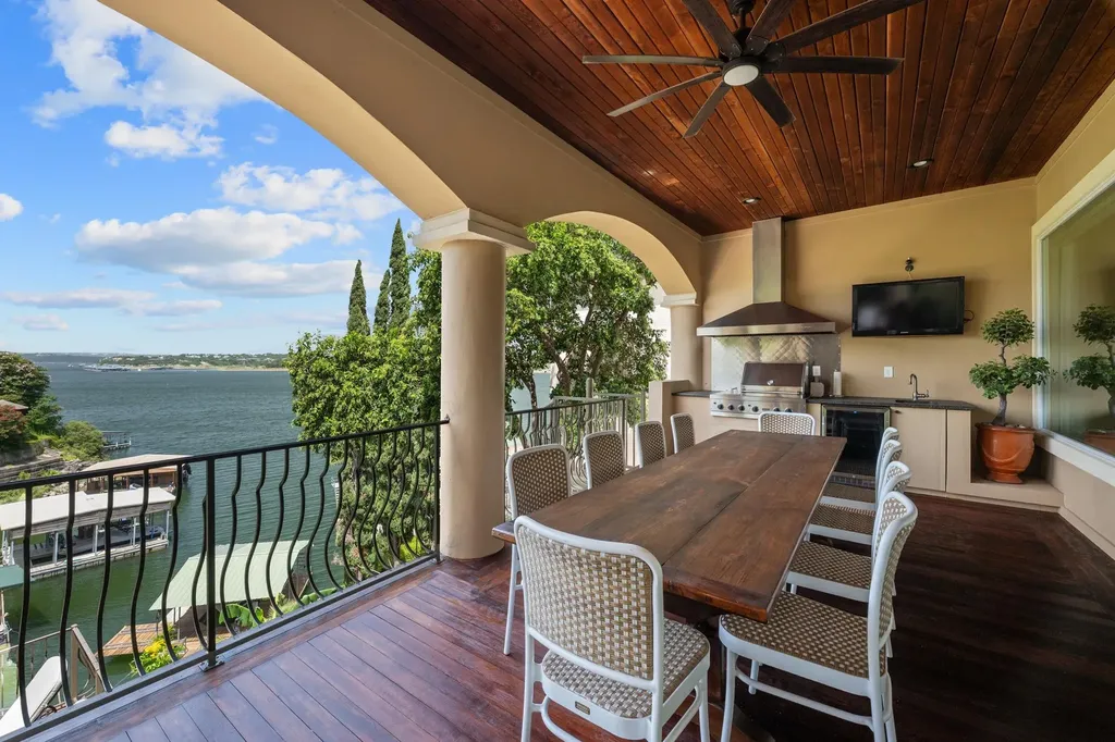 107 Edgewater Cove Lakeway TX 78734