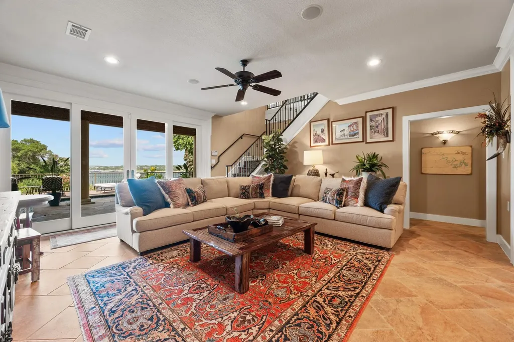 107 Edgewater Cove Lakeway TX 78734