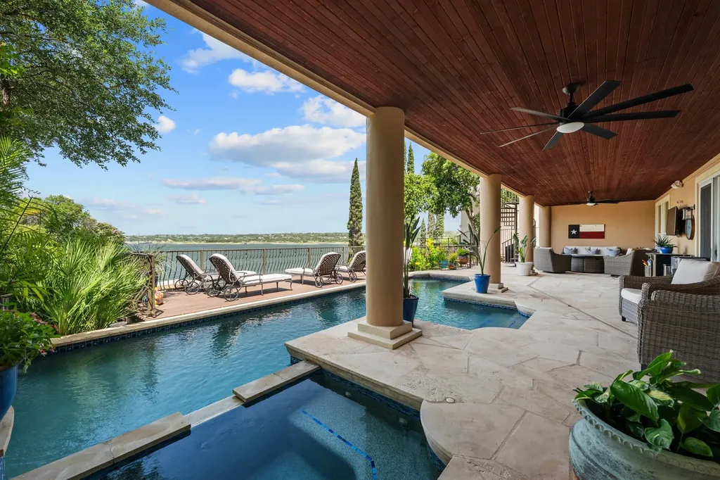 107 Edgewater Cove Lakeway TX 78734