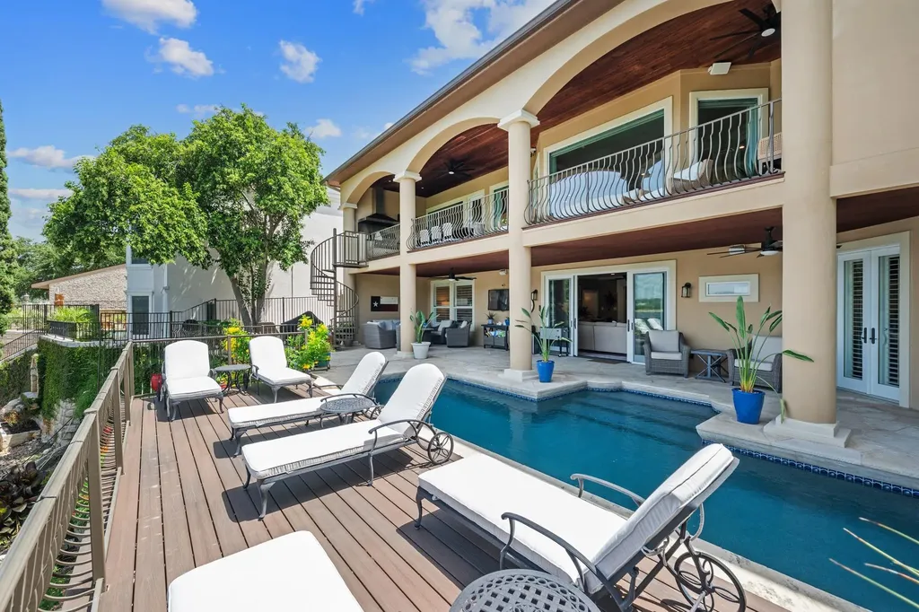 107 Edgewater Cove Lakeway TX 78734