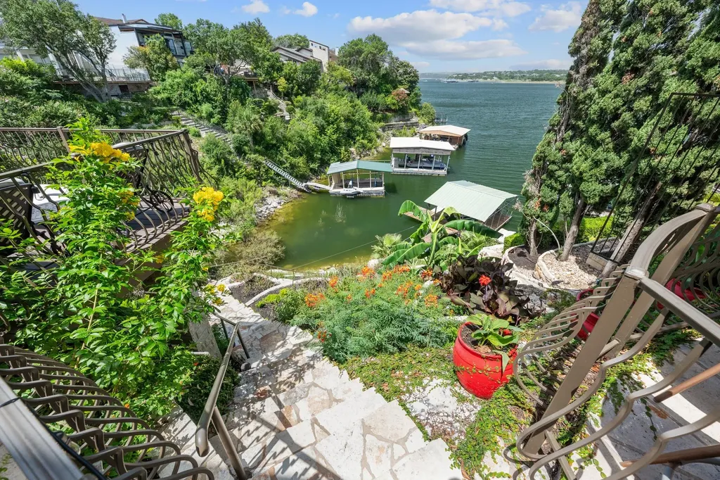 107 Edgewater Cove Lakeway TX 78734