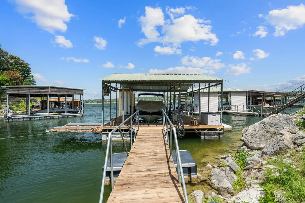 107 Edgewater Cove Lakeway TX 78734