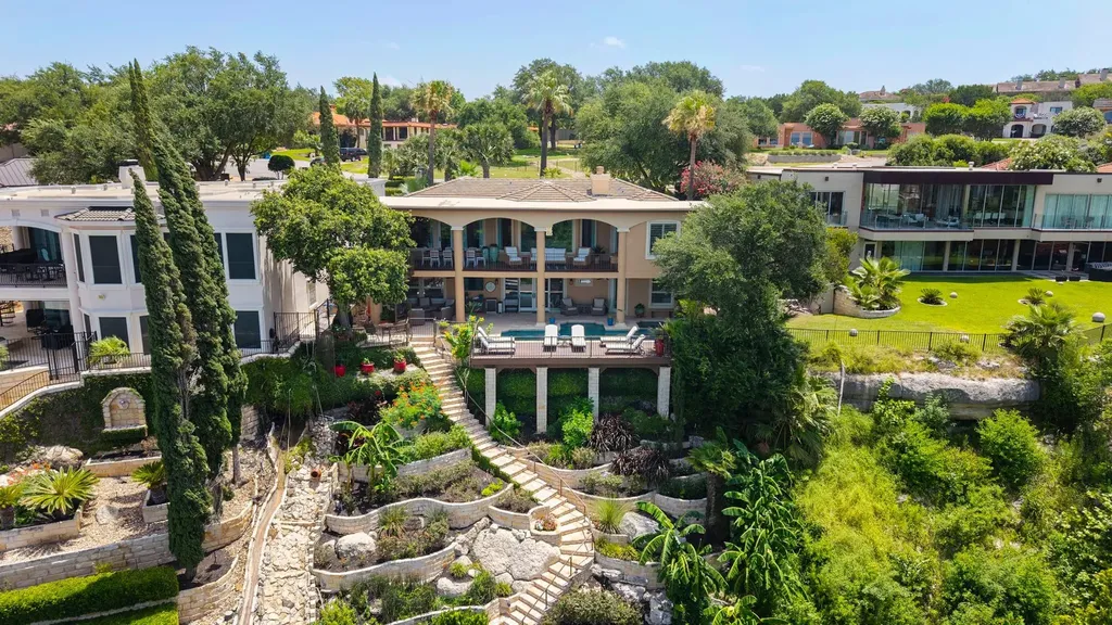 107 Edgewater Cove Lakeway TX 78734