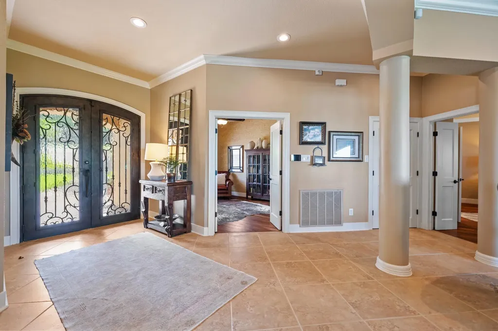 107 Edgewater Cove Lakeway TX 78734