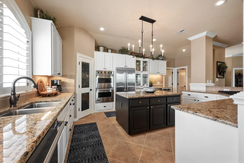 107 Edgewater Cove Lakeway TX 78734