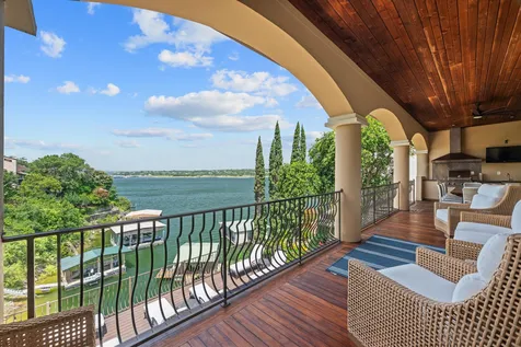 107 Edgewater Cove Lakeway TX 78734