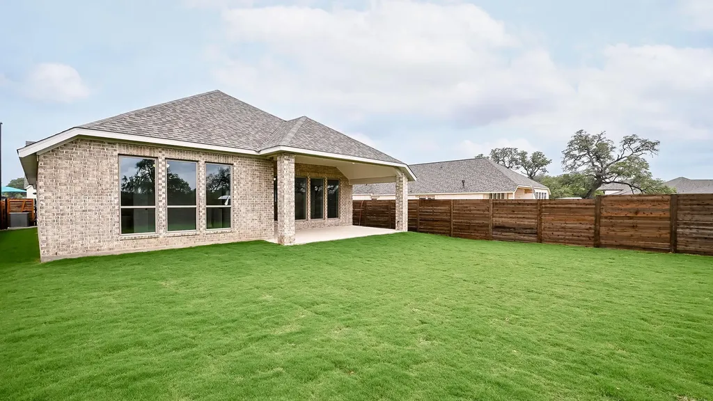 308 Foxfire Cove Lockhart TX 78644
