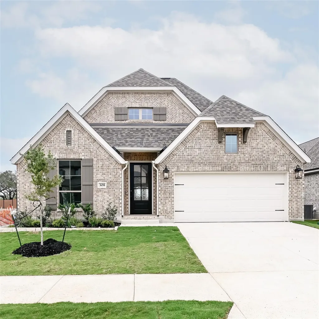 308 Foxfire Cove Lockhart TX 78644