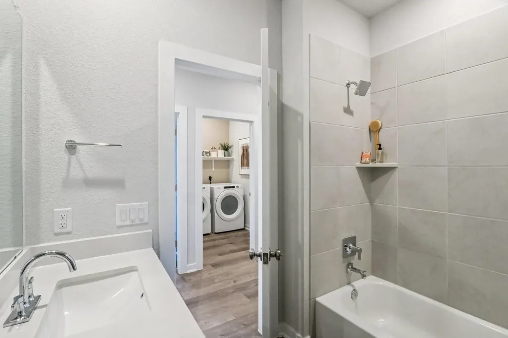 108 Hornet Street Elgin TX 78621