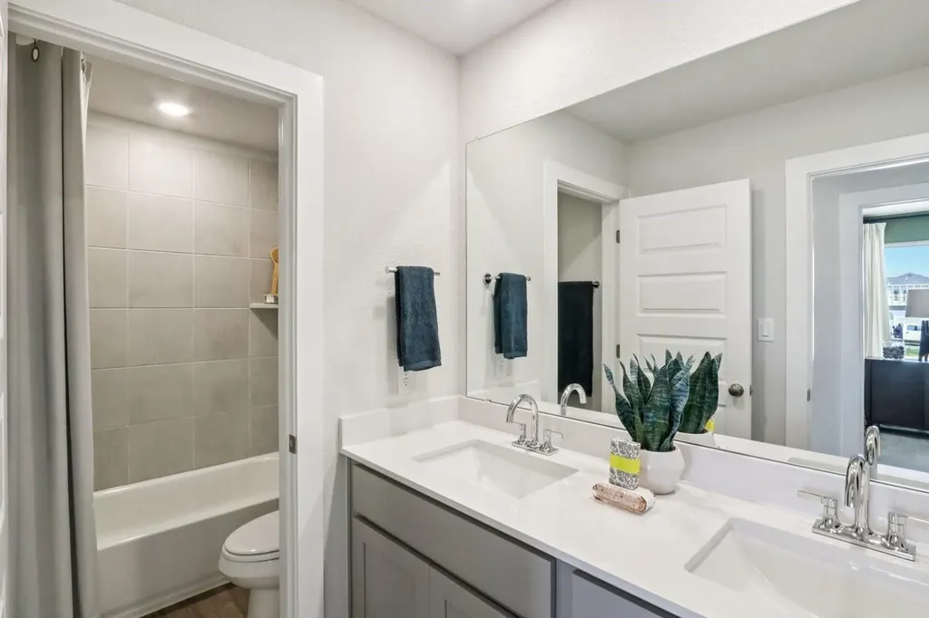 108 Hornet Street Elgin TX 78621