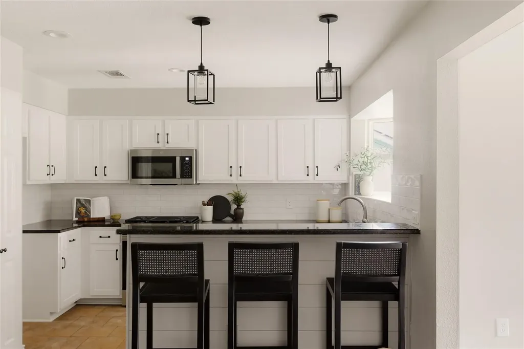 6408 Steer Trail Austin TX 78749
