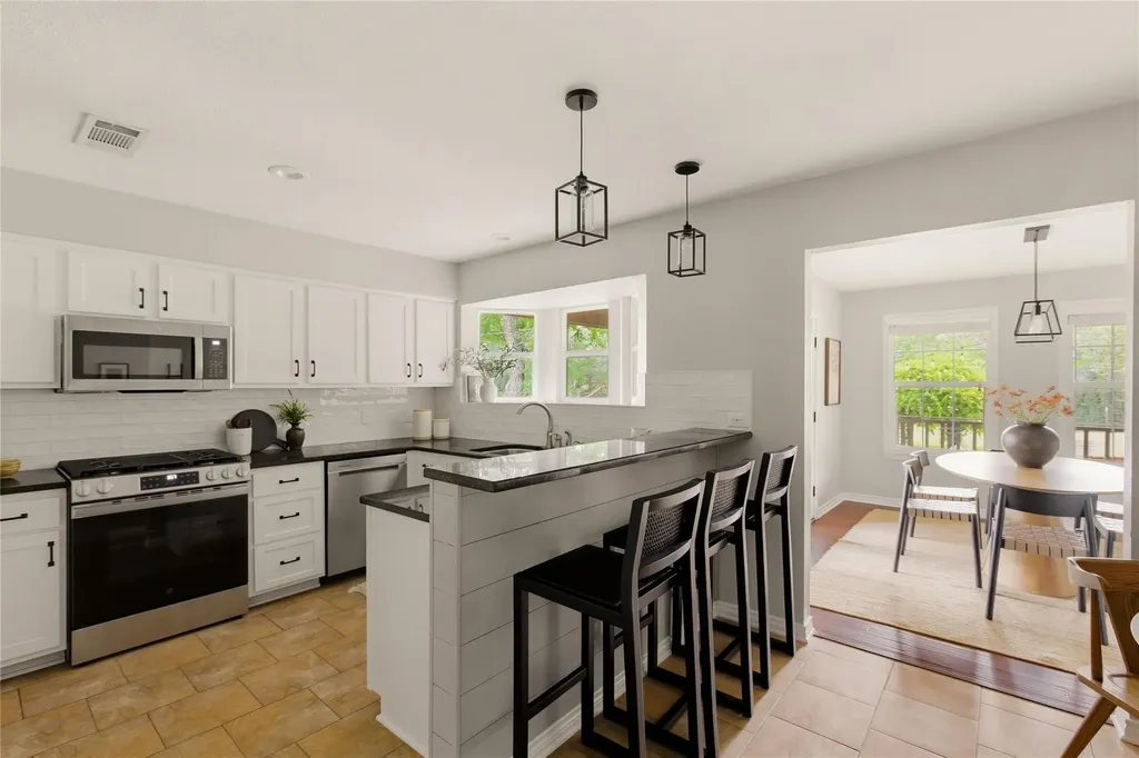 6408 Steer Trail Austin TX 78749