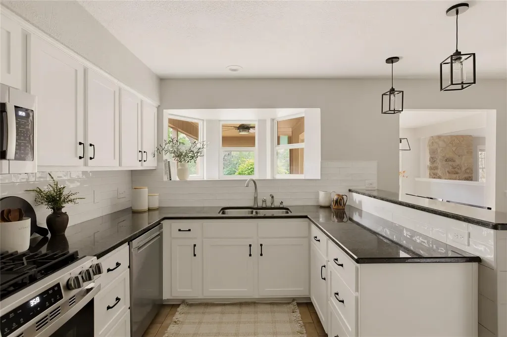 6408 Steer Trail Austin TX 78749