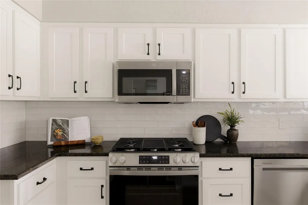 6408 Steer Trail Austin TX 78749