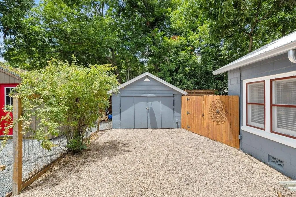 1218 S Myrtle Street Georgetown TX 78626