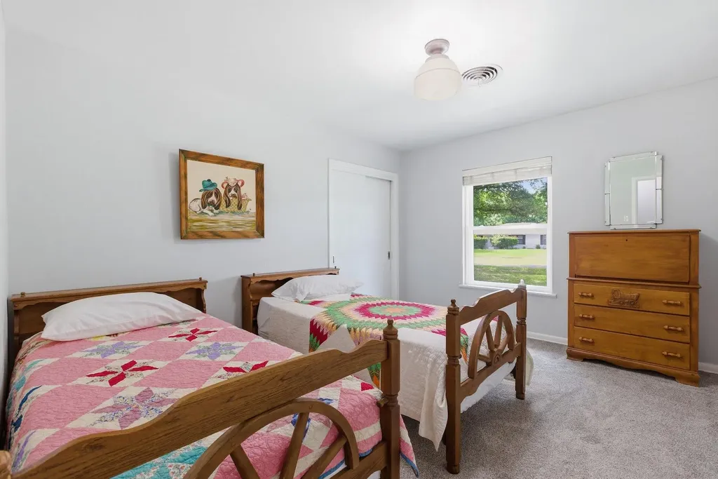 1215 W Live Oak Street Lockhart TX 78644