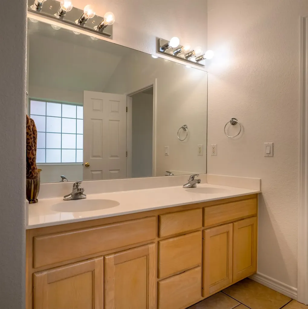 408 Spyglass Street Meadowlakes TX 78654