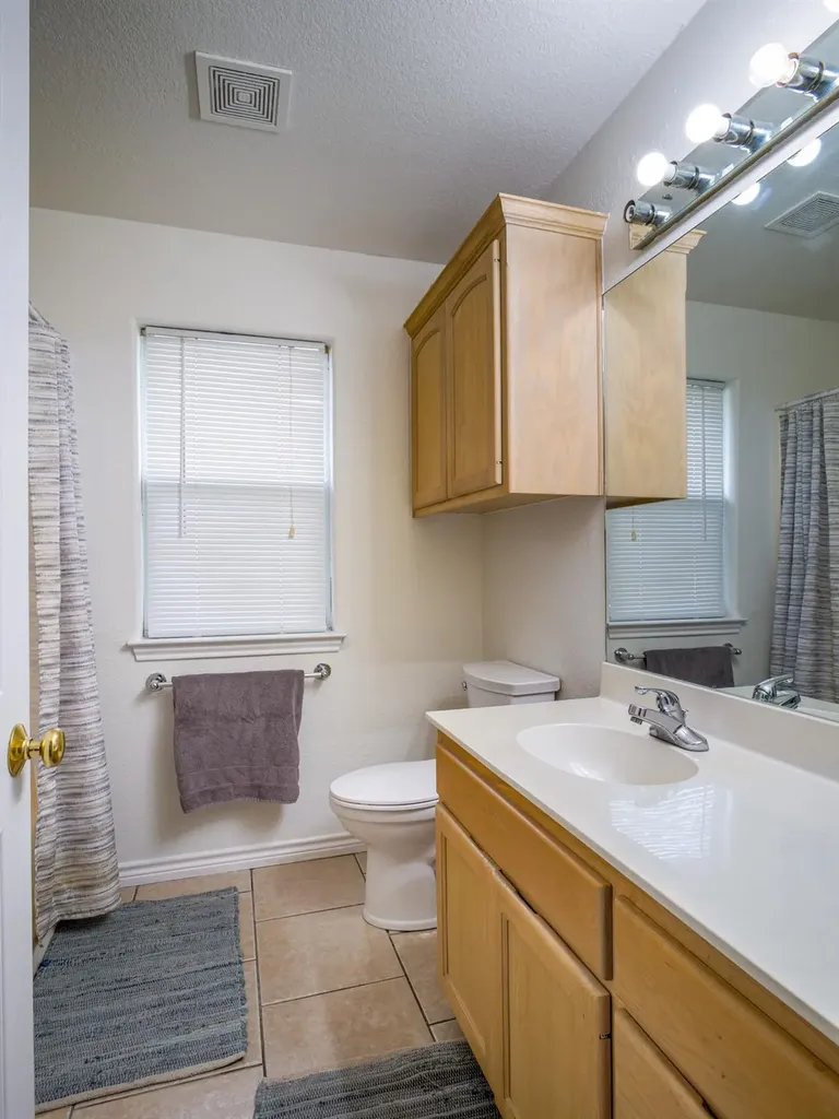 408 Spyglass Street Meadowlakes TX 78654