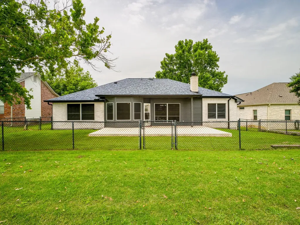 408 Spyglass Street Meadowlakes TX 78654