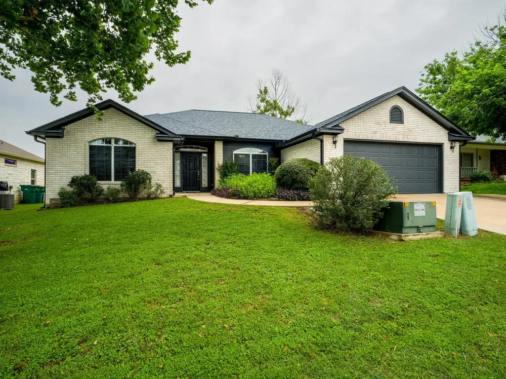 408 Spyglass Street Meadowlakes TX 78654