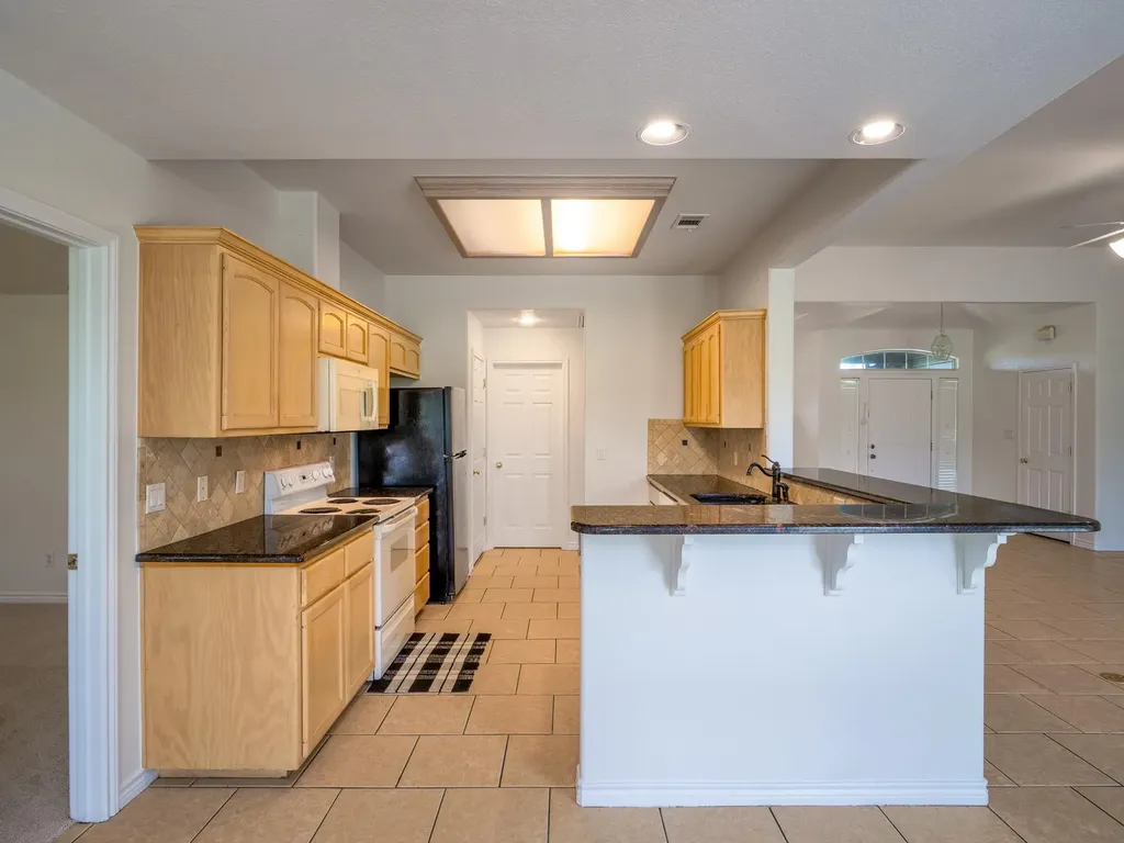 408 Spyglass Street Meadowlakes TX 78654