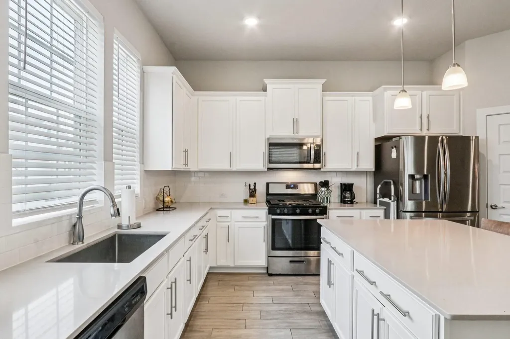 1141 Lucca Drive Dripping Springs TX 78620