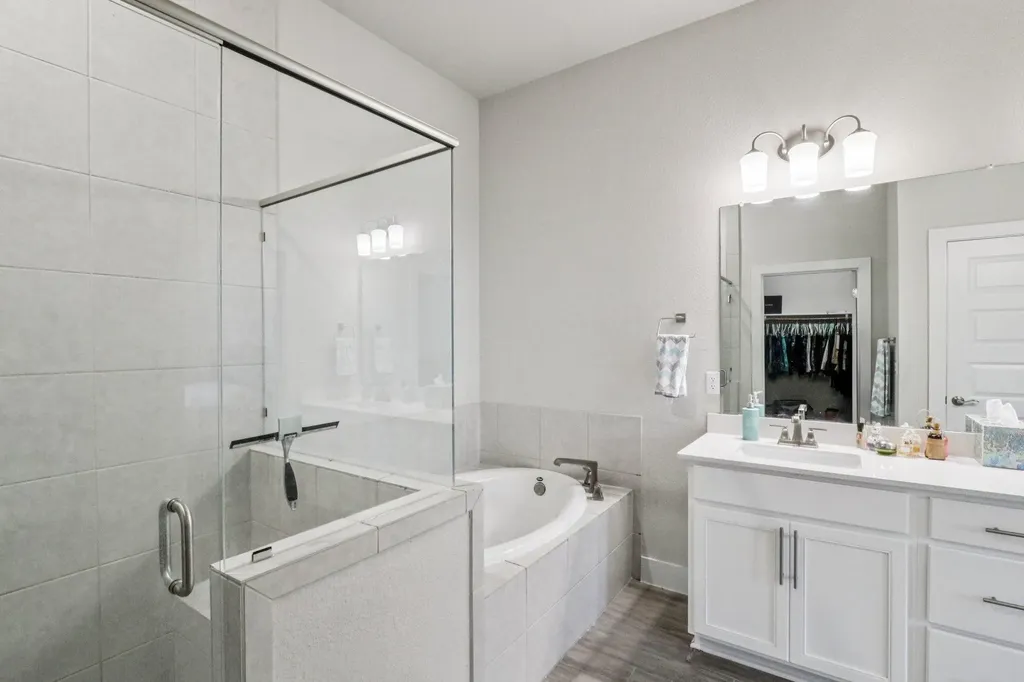 1141 Lucca Drive Dripping Springs TX 78620