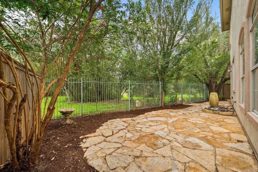 3903 Gaines Court Austin TX 78735