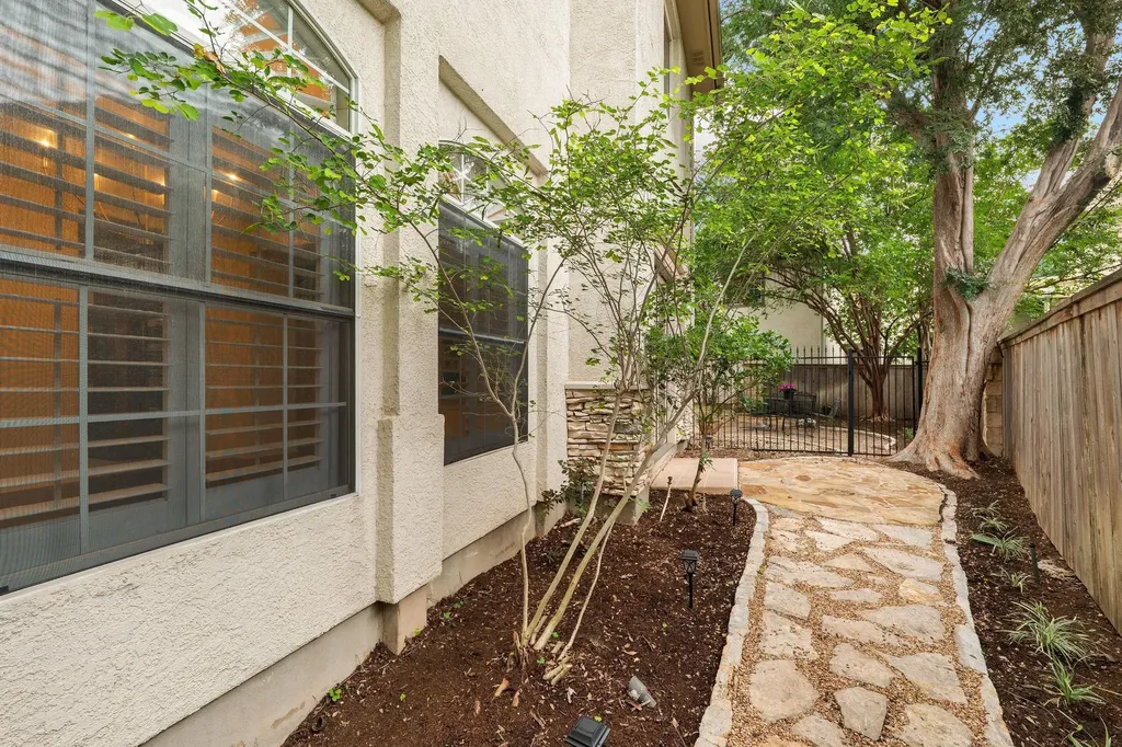 3903 Gaines Court Austin TX 78735