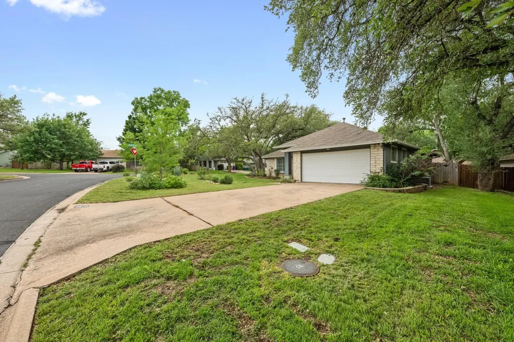 4820 Marblehead Drive Austin TX 78727
