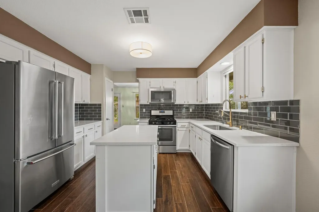 4820 Marblehead Drive Austin TX 78727