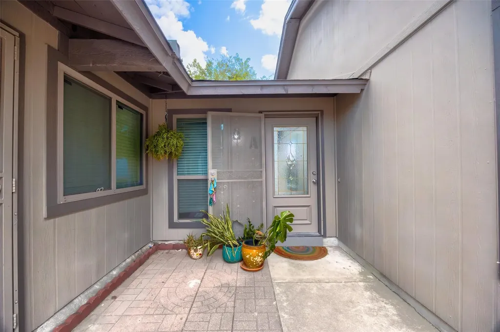 9415 Quail Meadow Drive Austin TX 78758